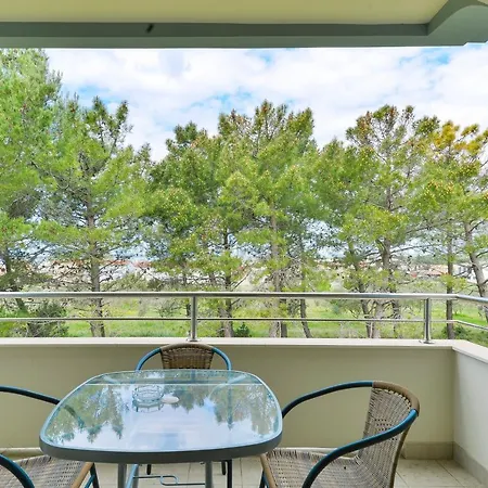 15944a Apartman