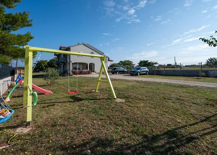 15944a Апартаменты *